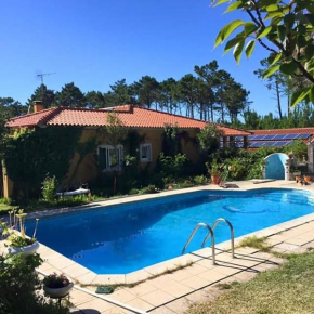 Comfortable studio in Nazaré with shared pool - 30 m²